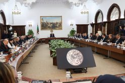 الرئيس تبون يشدد على الالتزام بقرارات مجلس الوزراء لتجسيد المشاريع الاستراتيجية وبناء اقتصاد متنوع