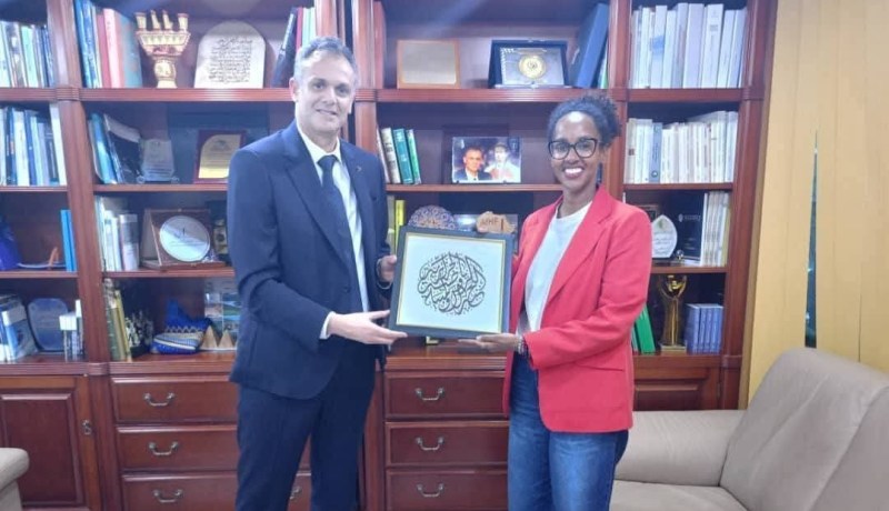 حماد يستقبل مديرة التطوير بالاتحاد الدولي للمصارعة