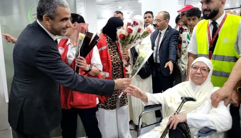 عودة أول فوج للحجاج الجزائريين إلى أرض الوطن