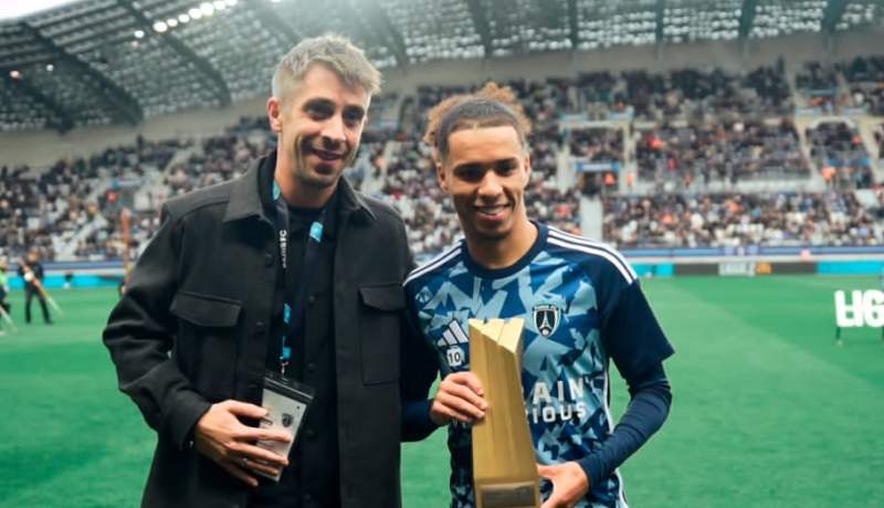 قبال يتوج بجائزة “لاعب الموسم” في باريس أف سي