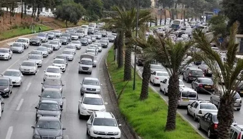 قانون المرور الجديد.. هذه المركبات ممنوعة في الطرق السريعة والسيارة