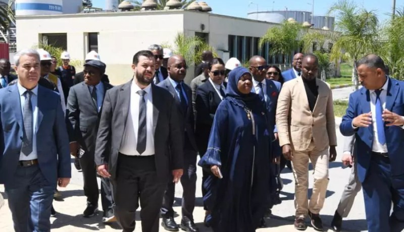 رئيسة جمعية جمهورية موزمبيق تزور مركب تكرير البترول بسيدي رزين ببراقي