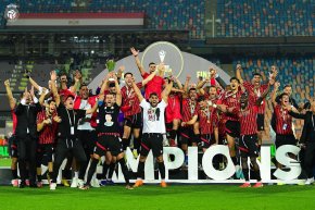 بالفيديو.. إدارة الاتحاد تكشف أجواء احتفال الفريق بلقبه الإفريقي