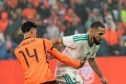 بن طالب: “لعب كأس العالم لا يحتاج لتحفيز وأسعى لمساعدة الشبان بخبرتي”