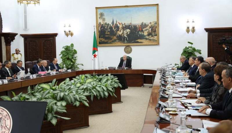 الرئيس تبون يأمر بفتح تحقيق حول نقائص استيراد أضاحي العيد