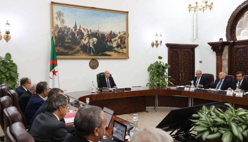 رئيس الجمهورية يثمّن جهود قطاع الأشغال العمومية ويشيد بتقدم المشاريع الاستراتيجية