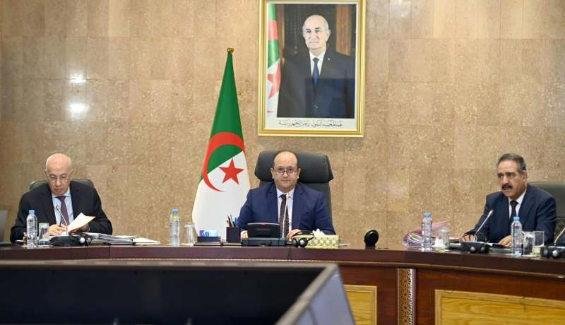 مشاريع وملفات هامة على طاولة الوزير الأول