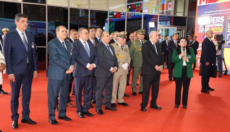 رئيس الجمهورية يزور جناح الوكالة الوطنية للدراسات ومتابعة إنجاز الاستثمارات في السكك الحديدية