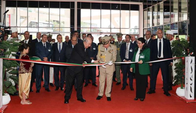 الرئيس تبون يزور جناح سونلغاز الدولية ويطّلع على فرص الشراكة في معرض الجزائر الدولي