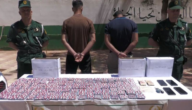 النعامة.. توقيف شخصين وحجز 4100 كبسولة بريغابالين