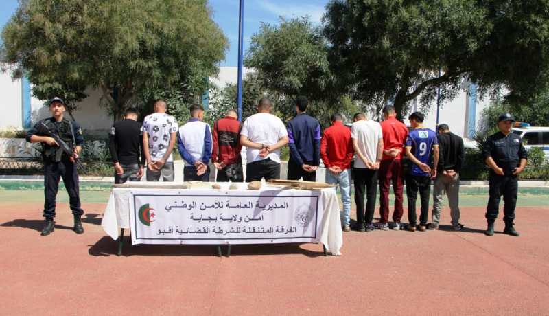 بجاية: توقيف 15 شخصا شكّلوا عصابة أحياء وزرعوا الرعب بأقبو
