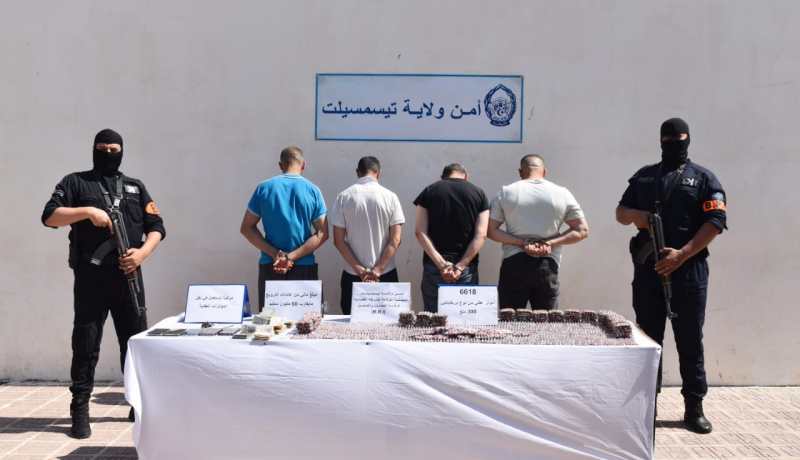 تيسمسيلت: الإطاحة بشبكة لترويج المهلوسات وحجز أكثر من 6 آلاف قرص “بريغابالين”