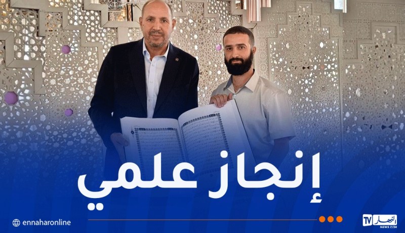 برارات محمد.. خطاط من الأغواط يخط إسمه بحروف من نور في خدمة كتاب الله