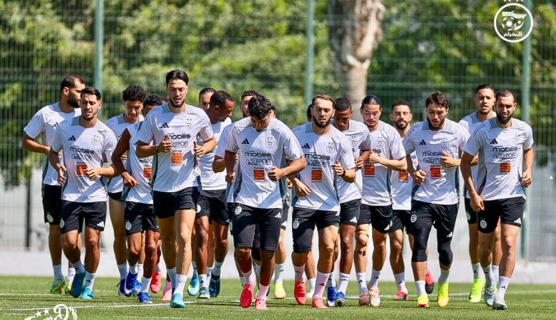 بالصور.. المنتخب الوطني يجري آخر حصة تدريبية قبل التوجه إلى هولندا