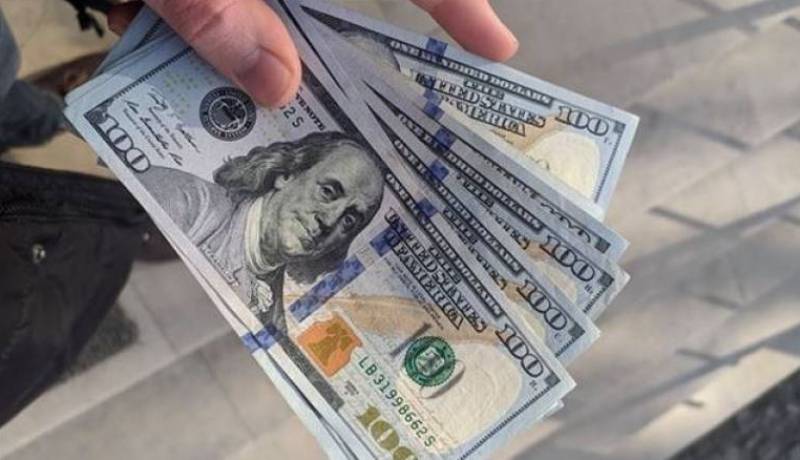 منحة سفر “مدرحة” تُطيح بأمين صندوق رئيسي بوكالة بنكية لتزويره 28.500 دولار لقريبه