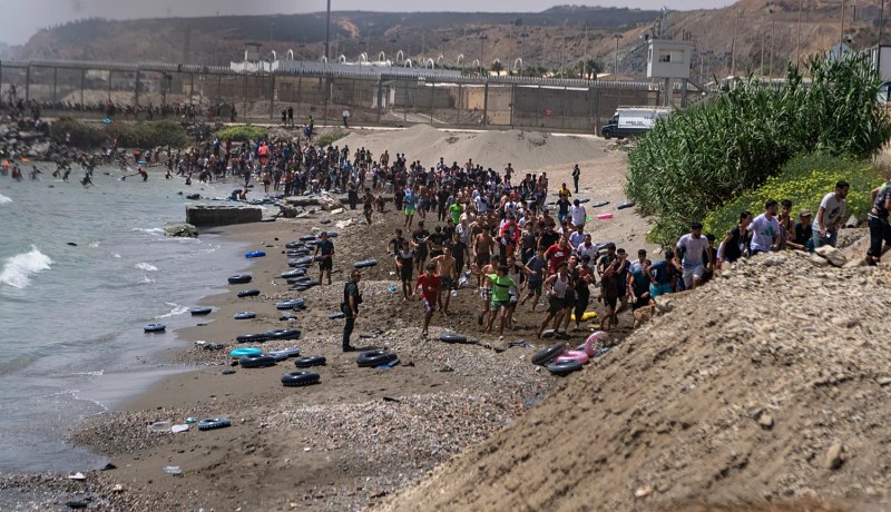 بسبب أزمة سبتة.. إيطاليا تعلق اتفاقية شنغن مع إسبانيا وتشدد الرقابة على المعابر