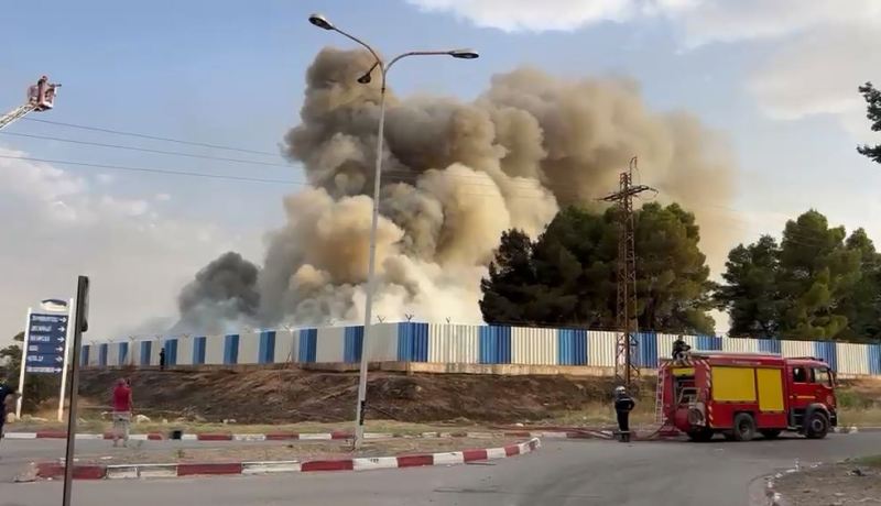 سطيف.. إخماد حريق بمخزن للمواد البلاستيكية بالمنطقة الصناعية