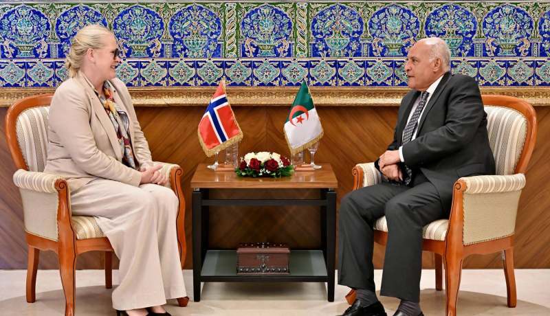 عطاف يستقبل سفيرة النرويج بالجزائر  