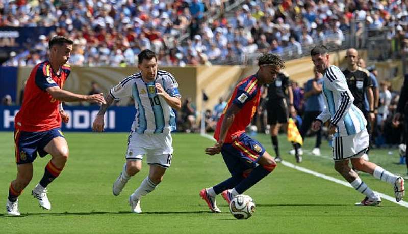 إسبانيا تتوّج بكأس العالم على حساب الأرجنتين