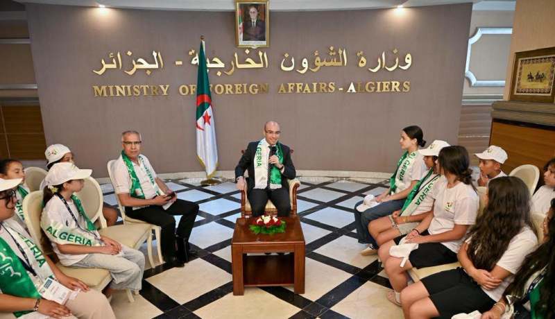 شايب يستقبل أطفال الجالية المشاركين في المخيمات الصيفية.. ويعلن دورة ثالثة في أوت