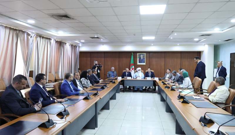 نواب رئيس المجلس الشعبي الوطني يشرفون على تنصيب اللجان الدائمة ومكاتبها