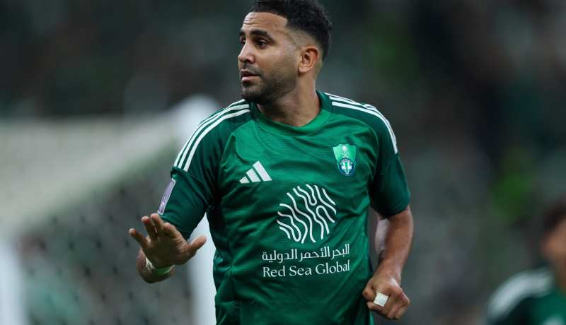 محرز أمام مفترق طرق.. روما تراقب والجزيرة يتراجع بعد صدمة آسيا