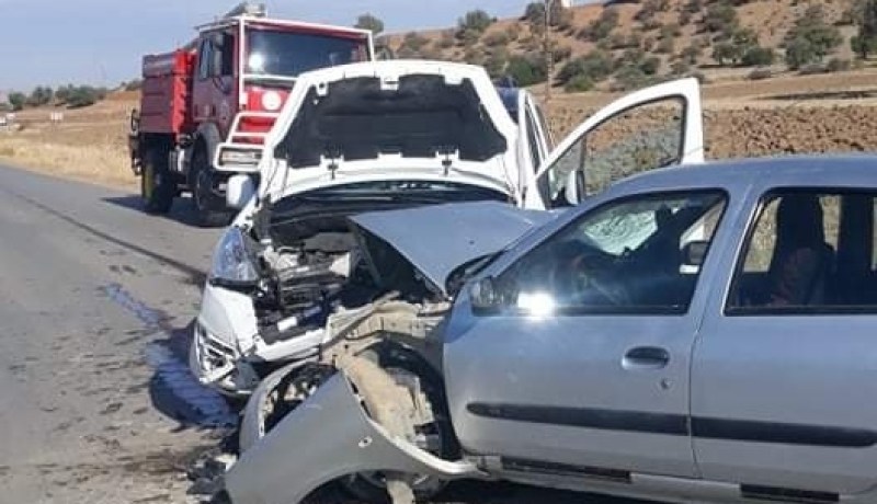 أفلو.. 8 جرحى في اصطدام بين سيارتين