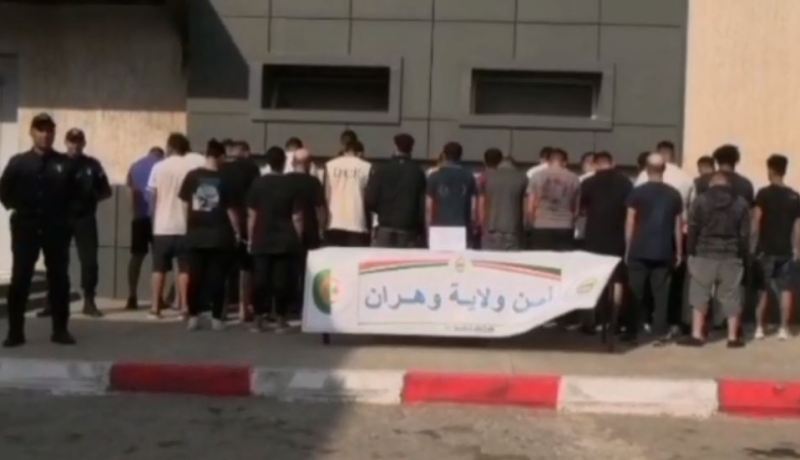ضربة أمنية لشبكات الإبحار السري .. توقيف 9 منظمين و31 حراڨا بوهران