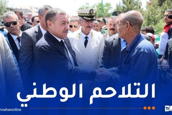 وزير الداخلية يُشارك في تشييع ضحايا حادث بومرداس ويُعزي عائلاتهم