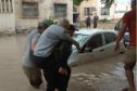 أمطار غزيرة بقسنطينة.. الحماية المدنية تنقذ مسنين وشبابًا وعائلة من 4 أفراد