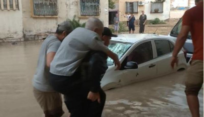 أمطار غزيرة بقسنطينة.. الحماية المدنية تنقذ مسنين وشبابًا وعائلة من 4 أفراد
