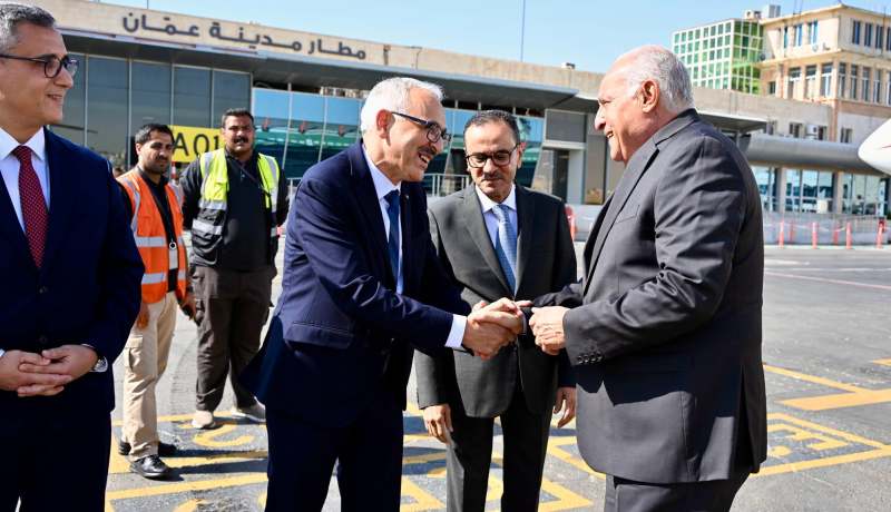 عطاف يحل بعمان للمشاركة في الاجتماع الوزاري لدعم القدس ومقدساتها