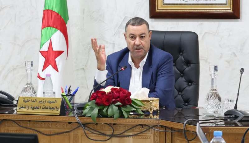 وزير الداخلية يأمر بتسريع رقمنة الخدمات العمومية