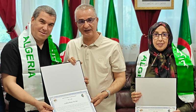 اعترافًا بإنجازاتهما..  والي باتنة يكرّم بروفيسورين وغلانت وريغي