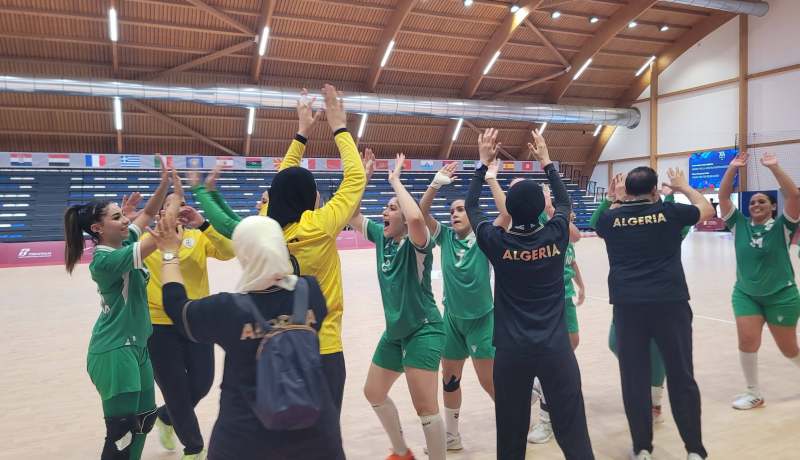 منتخب كرة اليد “سيدات” يُدشّن الألعاب المتوسطية بانتصار كبير