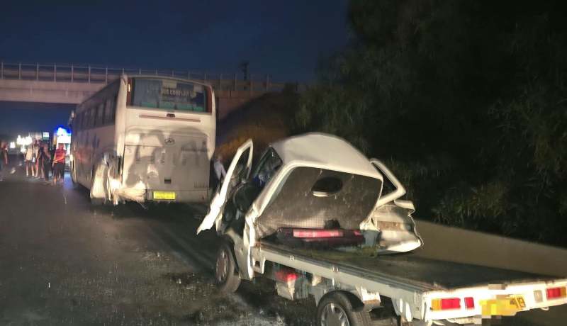 سطيف.. إصابة عشريني في تصادم سيارة بحافلة