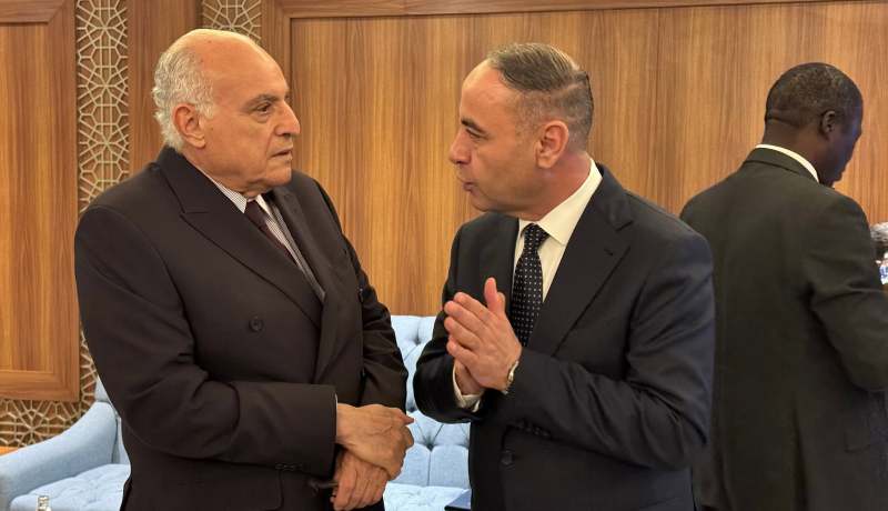 الجزائر تشدد على وحدة ليبيا وتدعو إلى حل سياسي للأزمة
