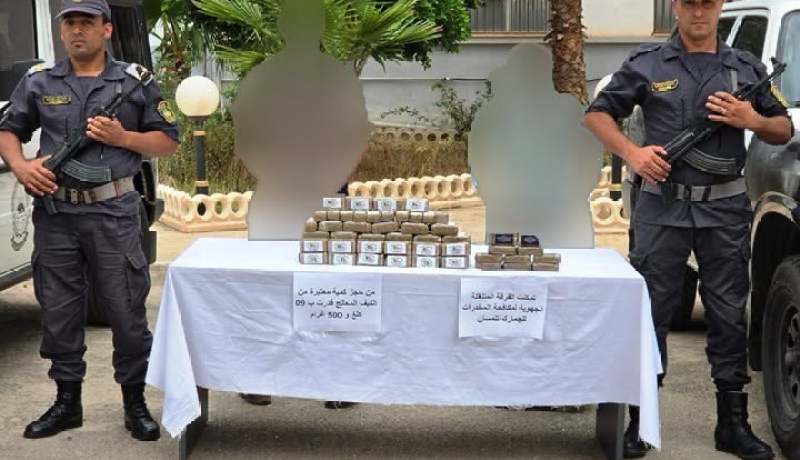 جمارك تلمسان تحجز أكثر من 9 كلغ كيف على متن سيارة أجرة