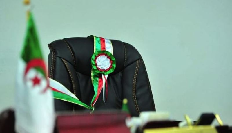 عين تموشنت.. بسبب منشور على فيسبوك.. توقيف رئيس بلدية العامرية
