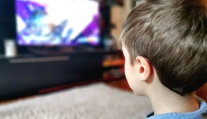 لا أريد قطع صلة الرحم.. لكن أخلاق إبني في خطر
