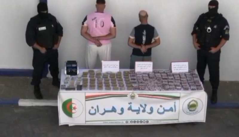 حجز 5 كلغ كيف و9470 قرص “صاروخ” وتوقيف مروجين بوهران
