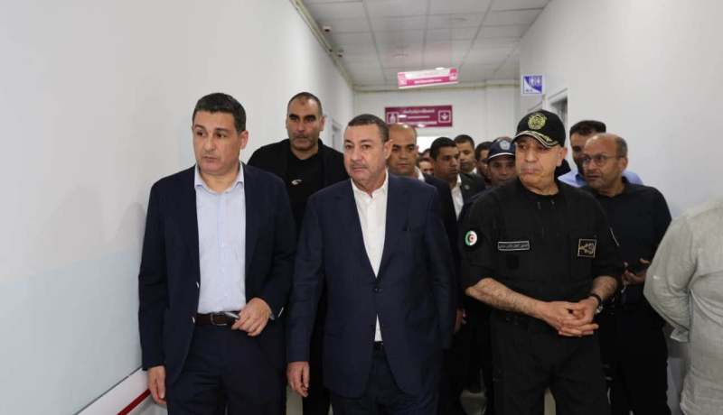 حرائق بجاية.. وزيرا الداخلية والصحة يتفقدان المصابين بمستشفى سوق الإثنين