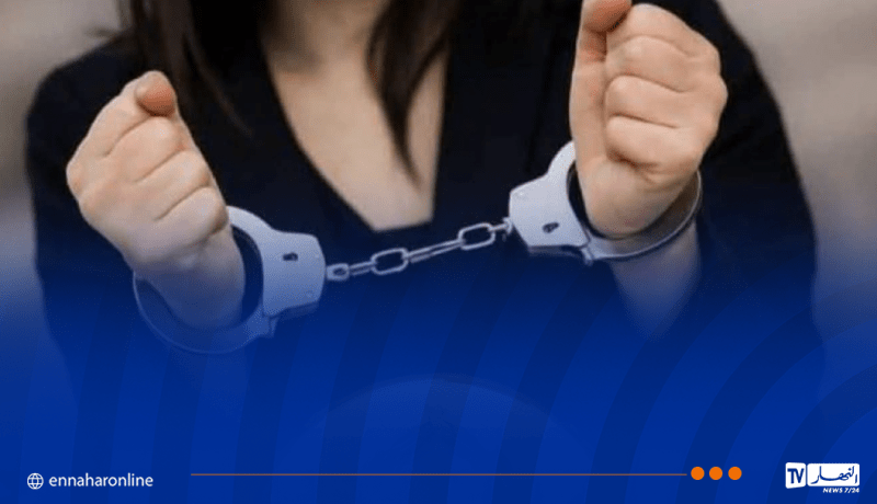 شرطة تقرت تطيح بامرأة بتهمة حيازة ونقل الحبوب المهلوسة عبر حافلة 