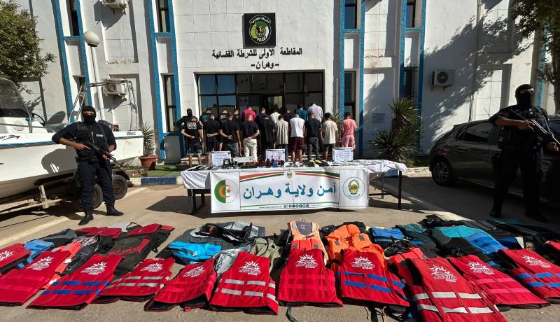 الأمن يطيح بشبكة تهريب “حراڨة” تحت غطاء رحلات نزهة بوهران