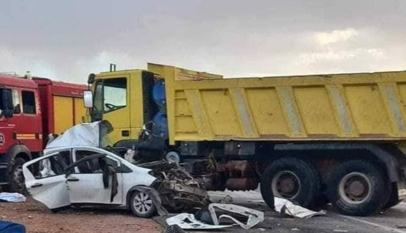 باتنة.. وفاة امرأة وإصابة آخر في اصطدام بين سيارة وشاحنة ببريكة 