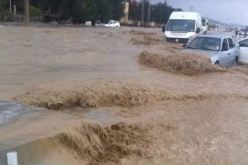 التقلبات الجوية تضرب 3 ولايات.. وفاة شخص وإنقاذ 5 آخرين
