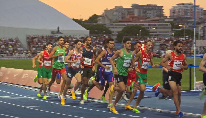 أنيس شط يتوج بالفضية في سباق 1500 متر