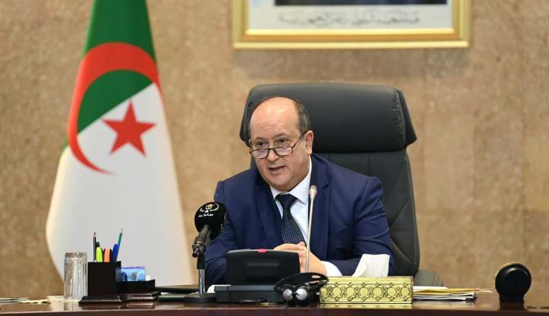 الوزير الأول يترأس اجتماع المجلس الوزاري المشترك