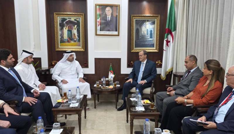 رزيق يستقبل وفد من رجال الأعمال القطريين برئاسة الشيخ محمد بن فهد محمد آل ثاني