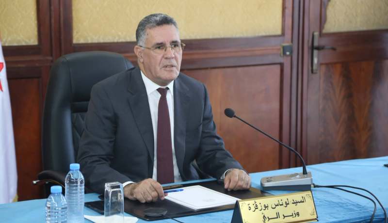 وزير الري يشرف على تنصيب رئيس الديوان الجديد